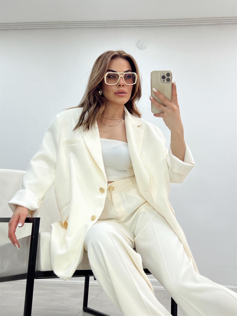 Ekru Gold Düğmeli̇ Takim