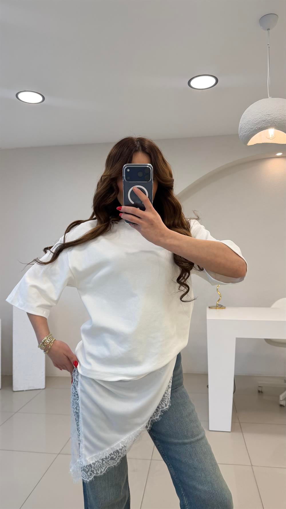ETEK UCU DANTELLİ ASİMETRİK TSHIRT BEYAZ