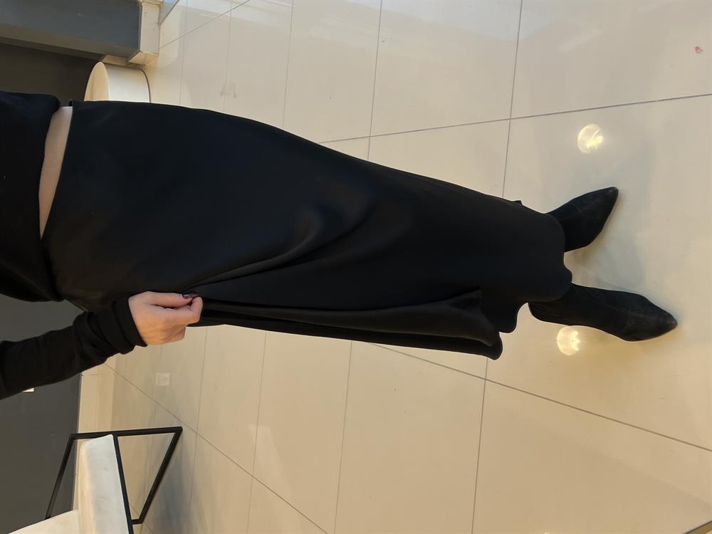 Eti̇ketli̇ Zr Saten Etek Si̇yah