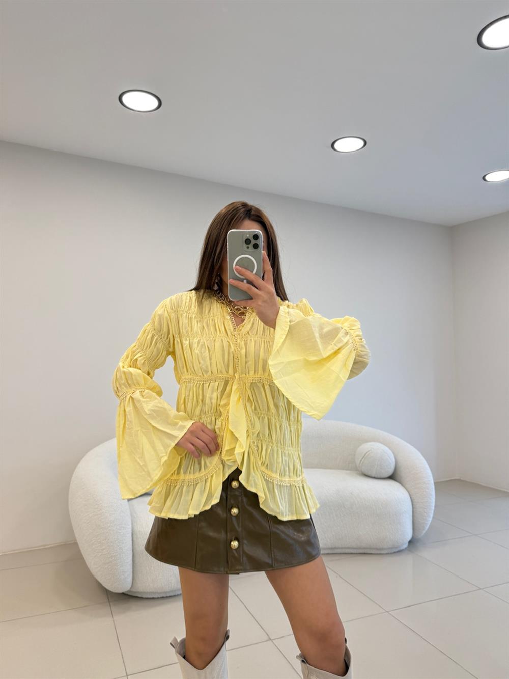 GİPELİ NAKIŞ İŞLEMELİ GÖMLEK SARI