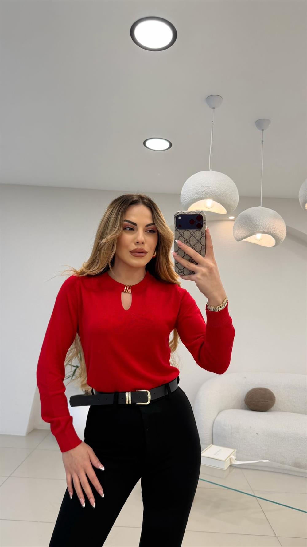 GOLD AKSESUAR DETAYLI TRİKO KAZAK 