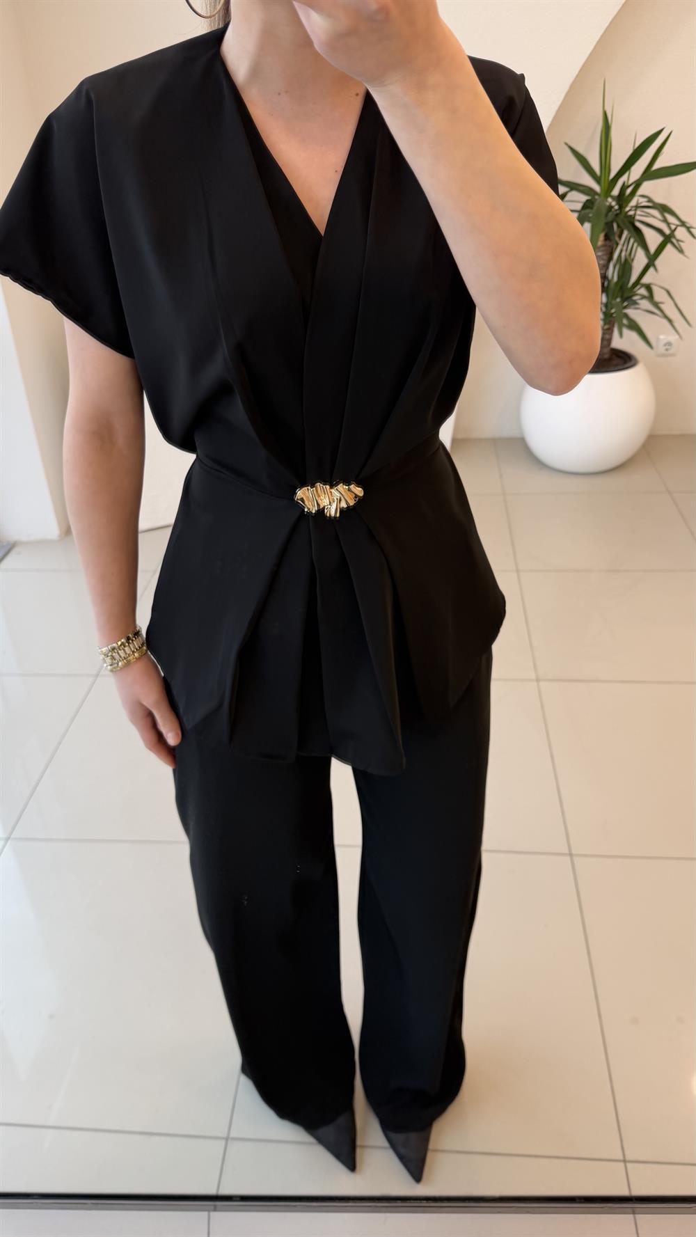 GOLD AKSESUARLI BELDEN BAĞLAMALI KISA KOL TAKIM SİYAH (ÜRÜN ÖN SİPARİŞTİR KARGOLAMA TARİHİ 13 NİSANDIR 🤍)