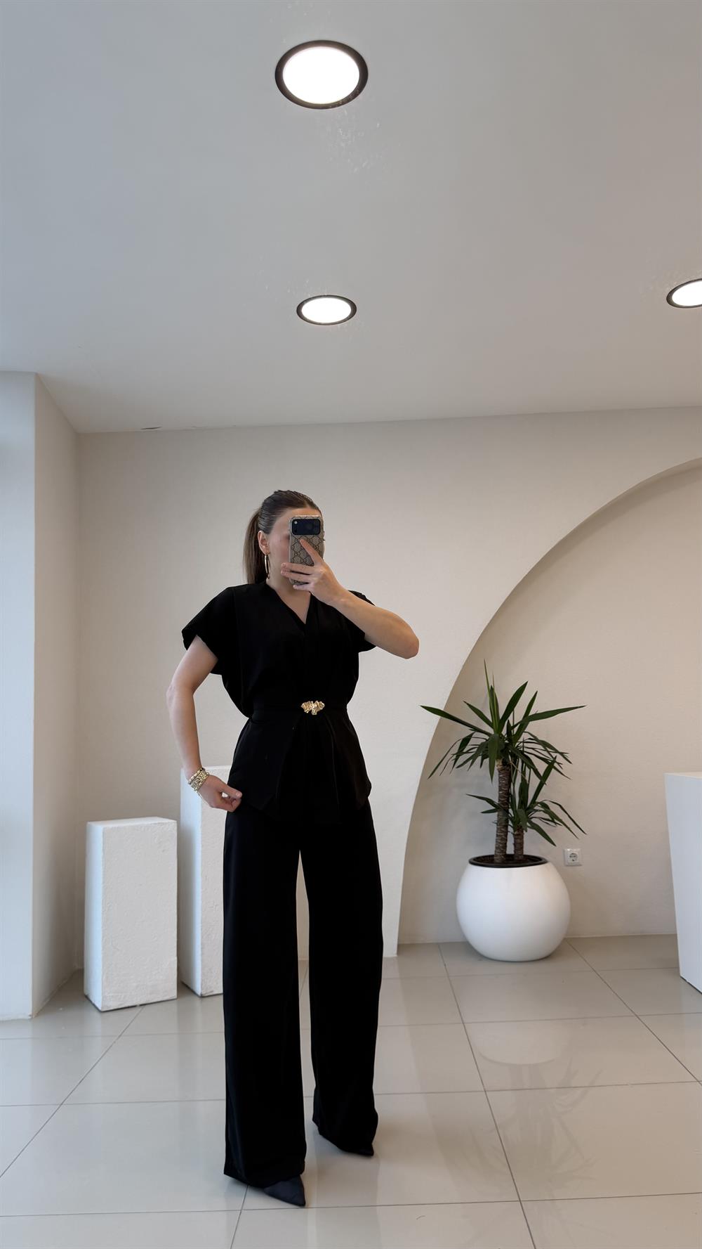 GOLD AKSESUARLI BELDEN BAĞLAMALI KISA KOL TAKIM SİYAH (ÜRÜN ÖN SİPARİŞTİR KARGOLAMA TARİHİ 13 NİSANDIR 🤍)