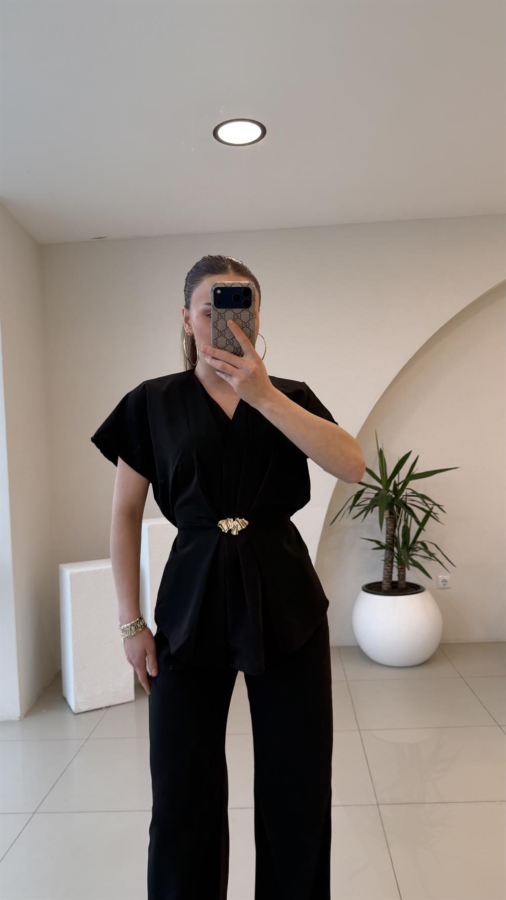 GOLD AKSESUARLI BELDEN BAĞLAMALI KISA KOL TAKIM SİYAH (ÜRÜN ÖN SİPARİŞTİR KARGOLAMA TARİHİ 13 NİSANDIR 🤍)