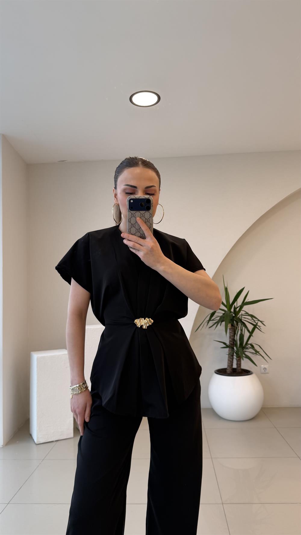 GOLD AKSESUARLI BELDEN BAĞLAMALI KISA KOL TAKIM SİYAH (ÜRÜN ÖN SİPARİŞTİR KARGOLAMA TARİHİ 13 NİSANDIR 🤍)