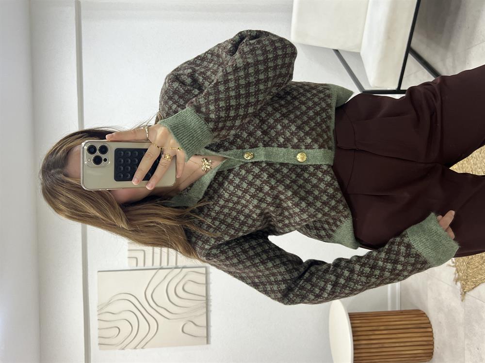 Gold Düğmeli̇ Kahve Desenli̇ Hirka