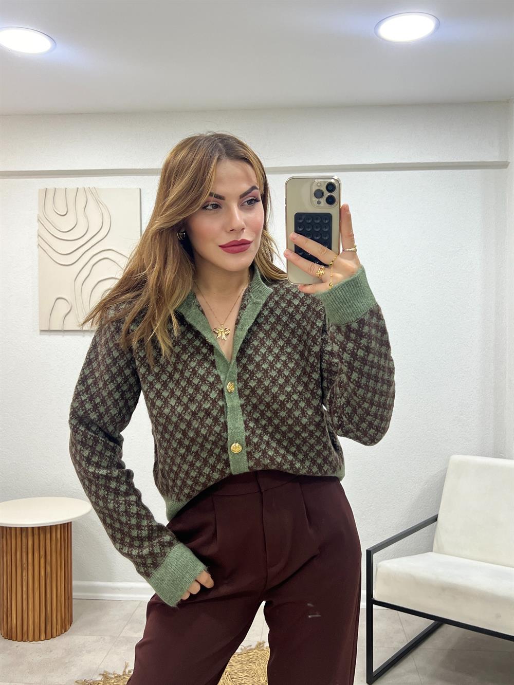 Gold Düğmeli̇ Kahve Desenli̇ Hirka