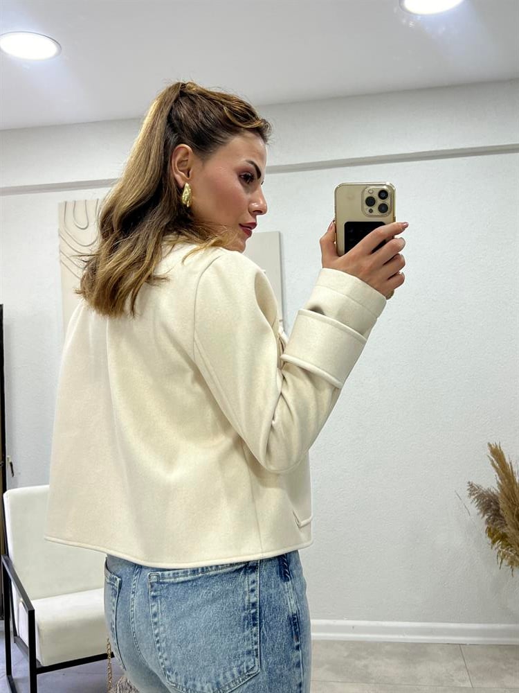 Gold Düğmeli̇ Kaşe Ceket