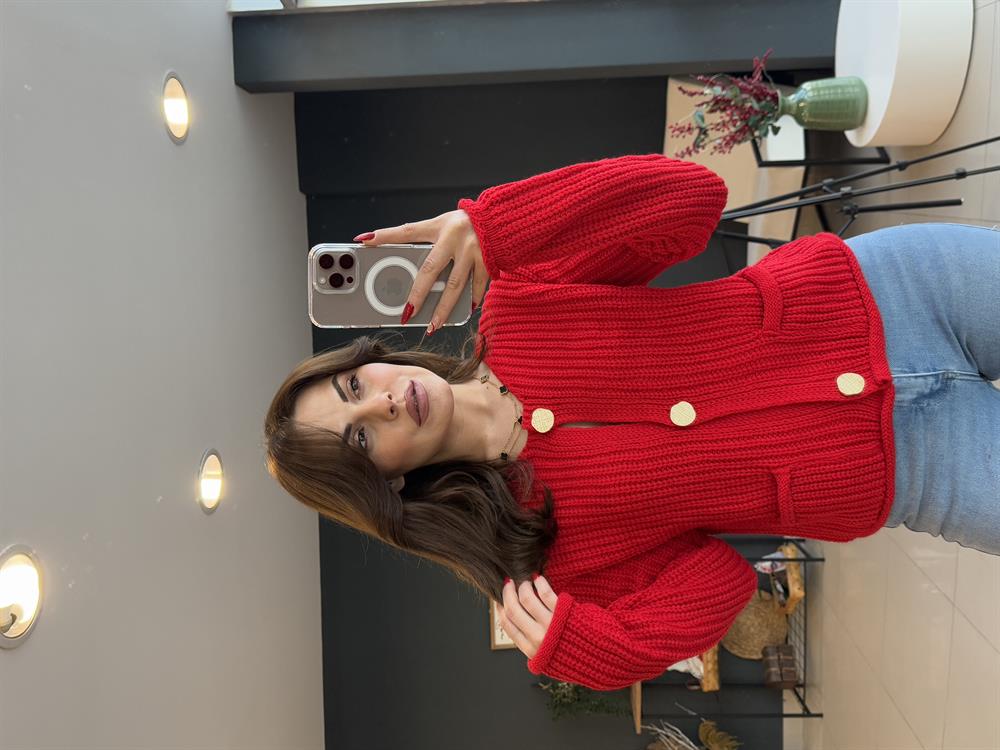 Gold Düğmeli̇ Örgü Hirka Kirmizi