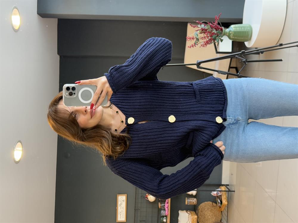 Gold Düğmeli̇ Örgü Hirka Laci̇vert