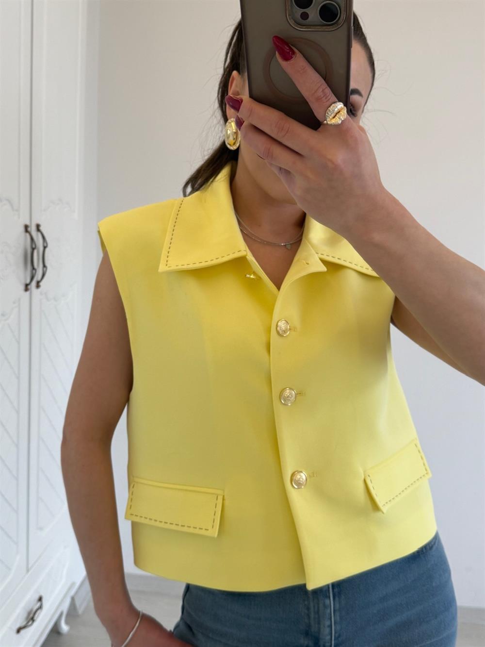 GOLD DÜĞMELİ VATKALI YELEK SARI