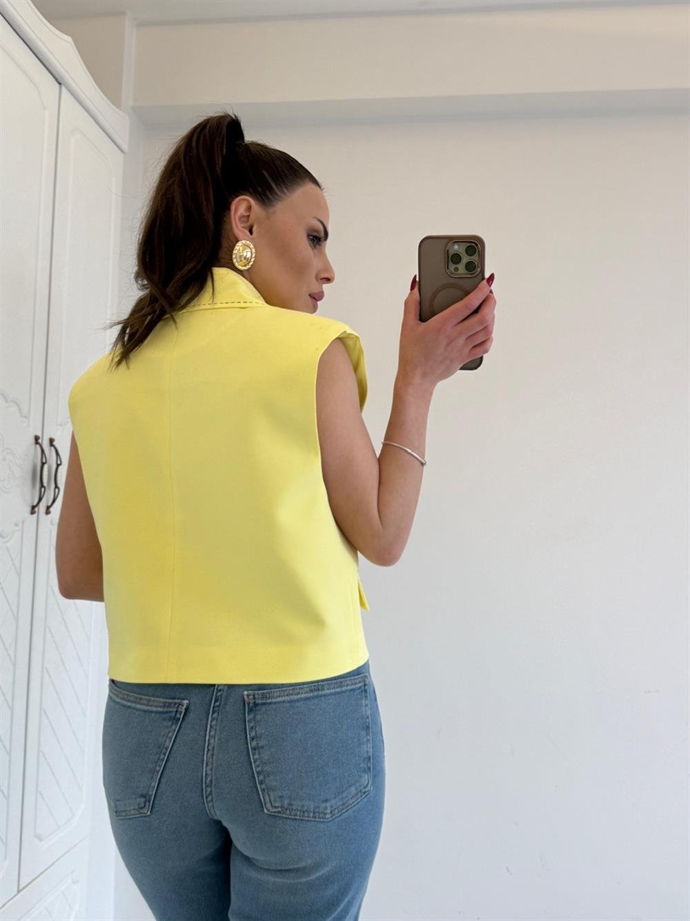 GOLD DÜĞMELİ VATKALI YELEK SARI