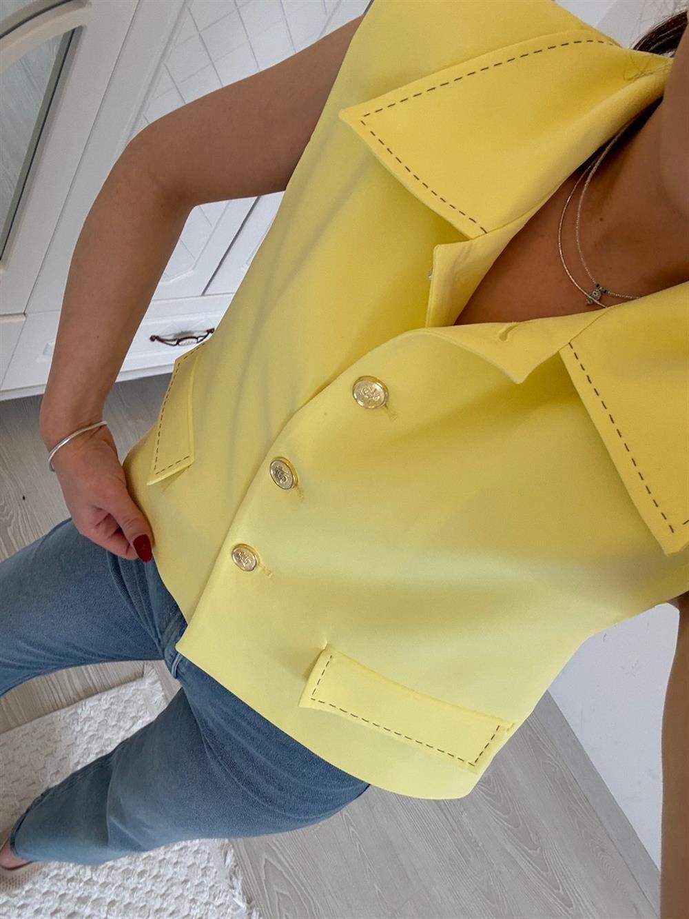 GOLD DÜĞMELİ VATKALI YELEK SARI