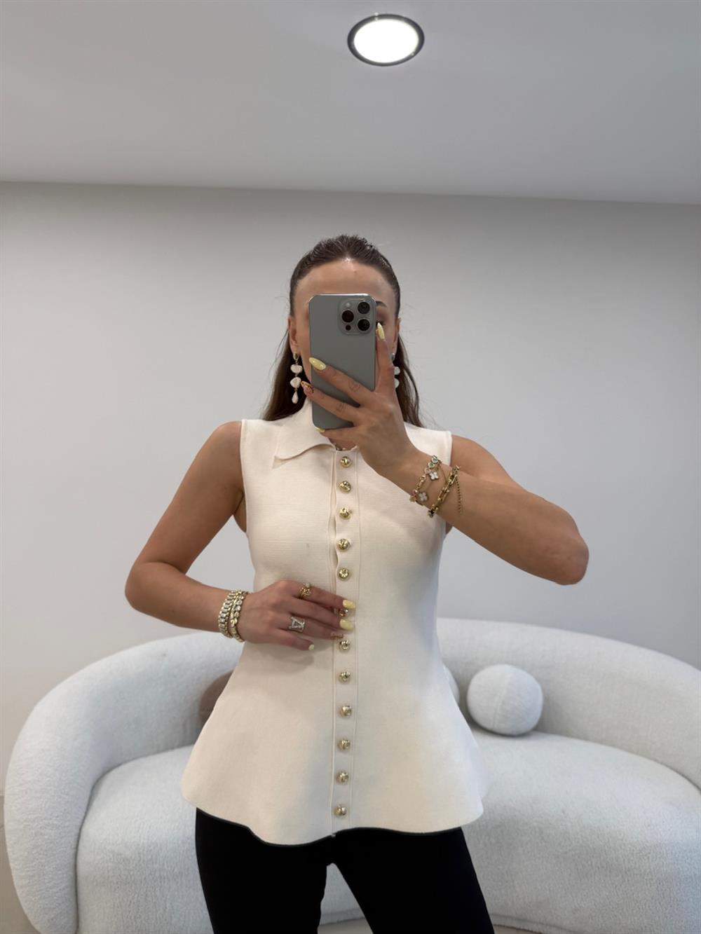 GOLD DÜĞMELİ VOLANLI ÇELİK ÖRGÜ YELEK EKRU