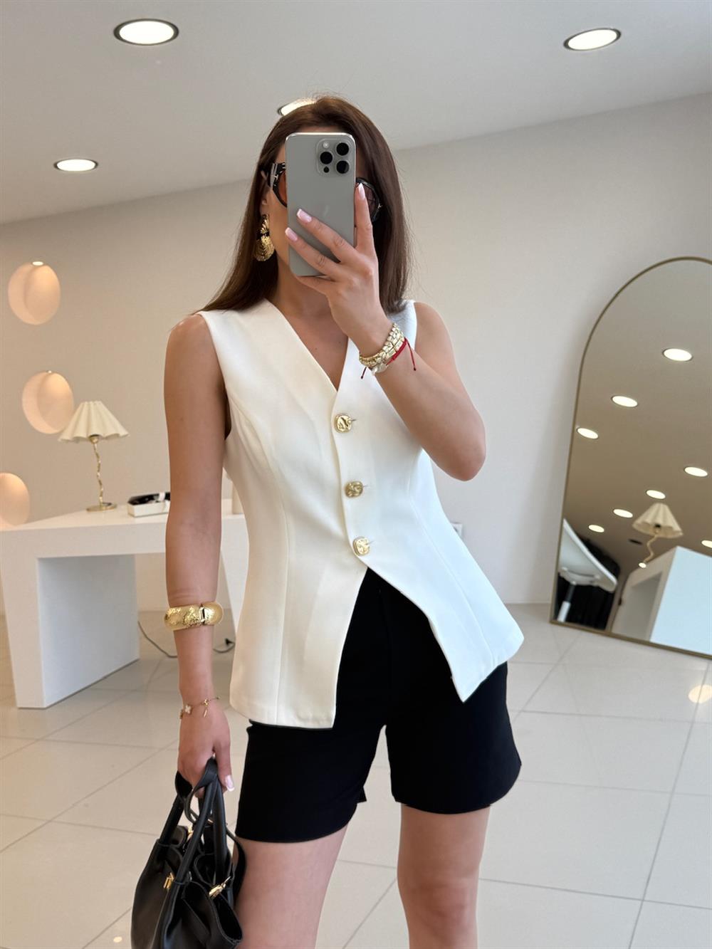 GOLD DÜĞMELİ YELEK BEYAZ