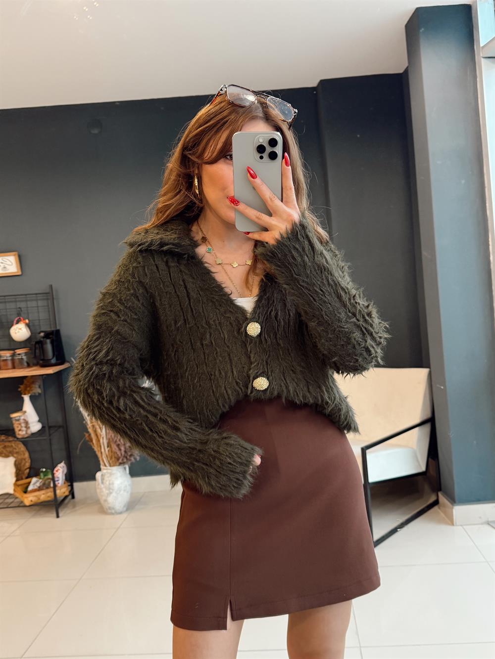 Gold Düğmeli̇ Yumoş Hirka Haki̇