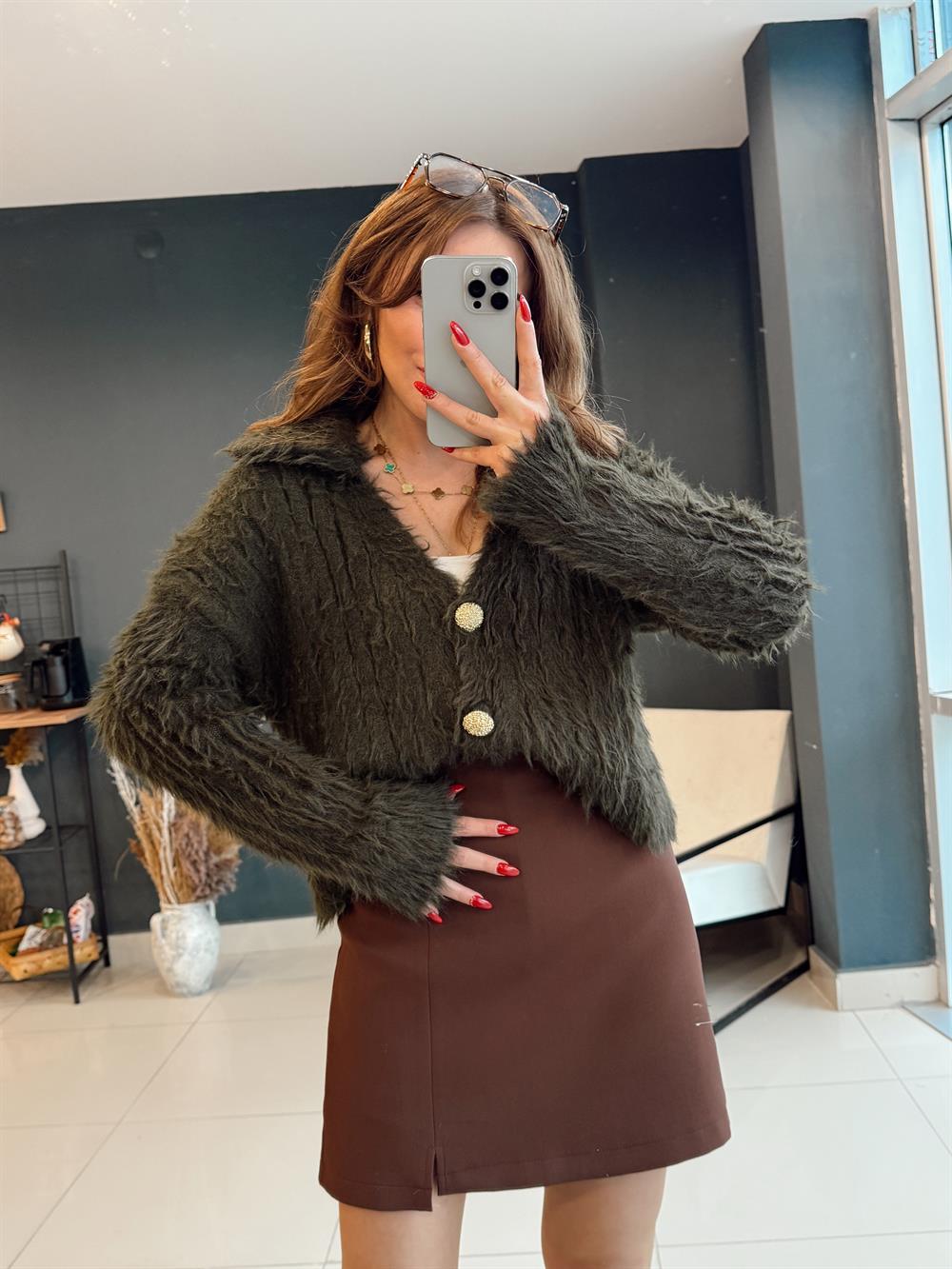 Gold Düğmeli̇ Yumoş Hirka Haki̇