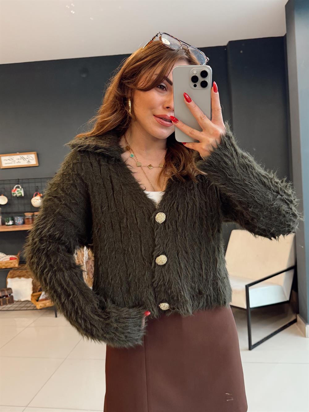 Gold Düğmeli̇ Yumoş Hirka Haki̇