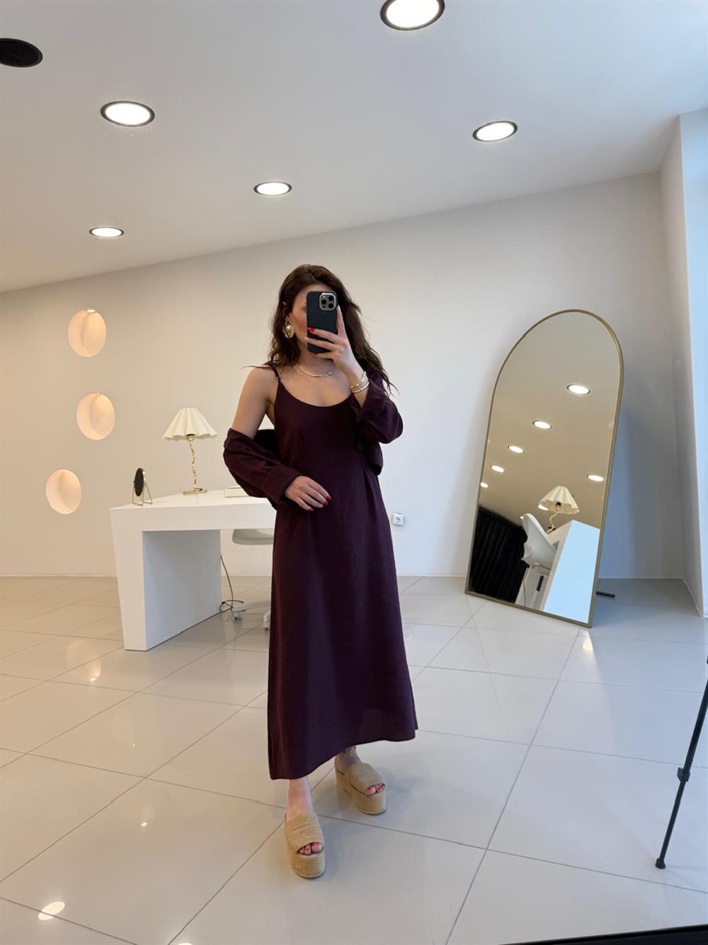 GÖMLEKLİ İP ASKILI TAKIM ELBİSE BORDO