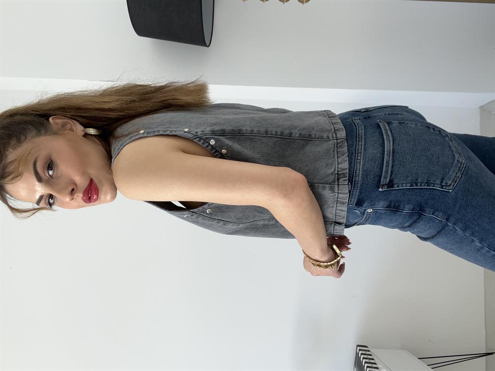 Gri̇ Deni̇m Tasarim Yelek