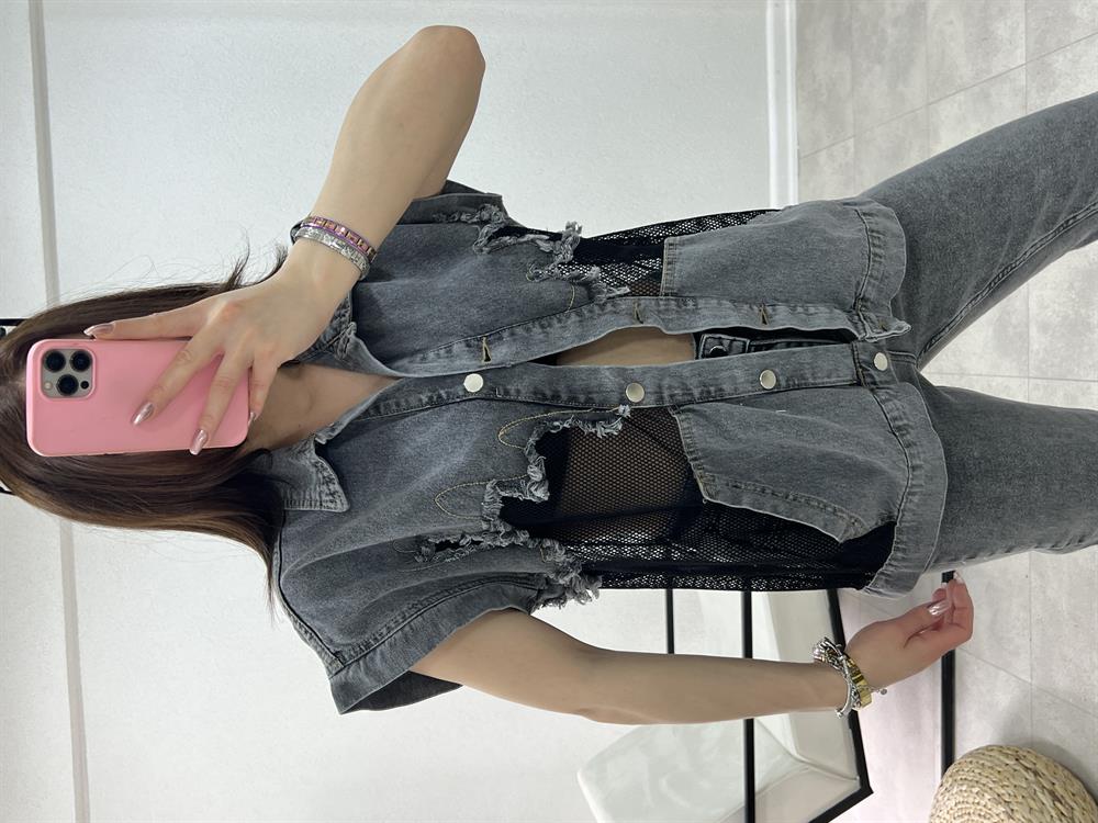 Gri̇ Fi̇le Detayli Yelek