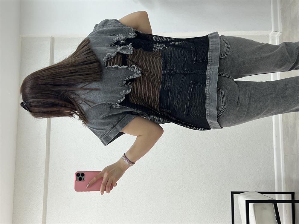 Gri̇ Fi̇le Detayli Yelek