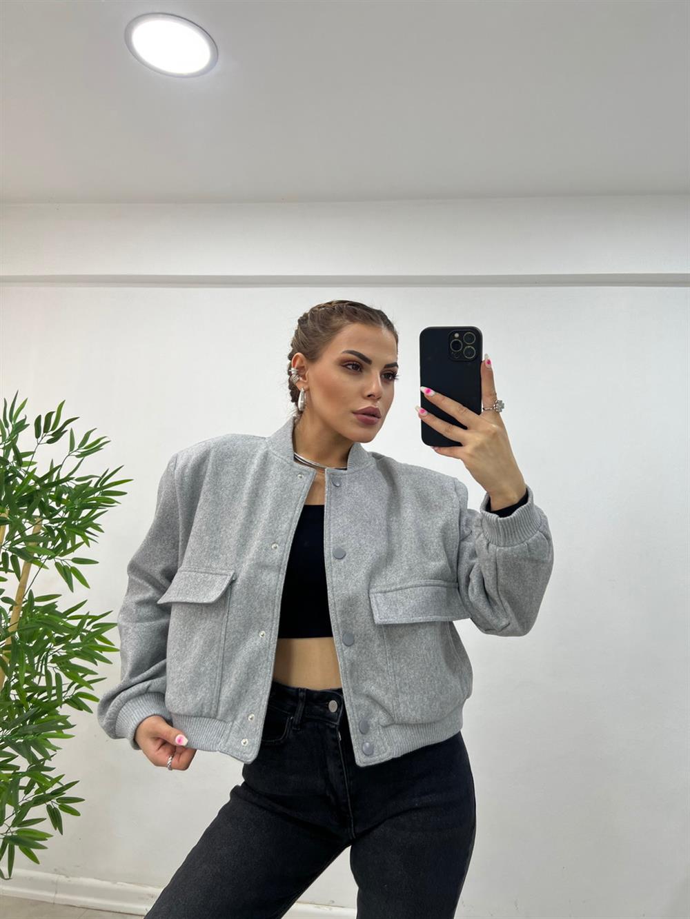 Gri̇ Geni̇ş Cepli̇ Bomber Ceket