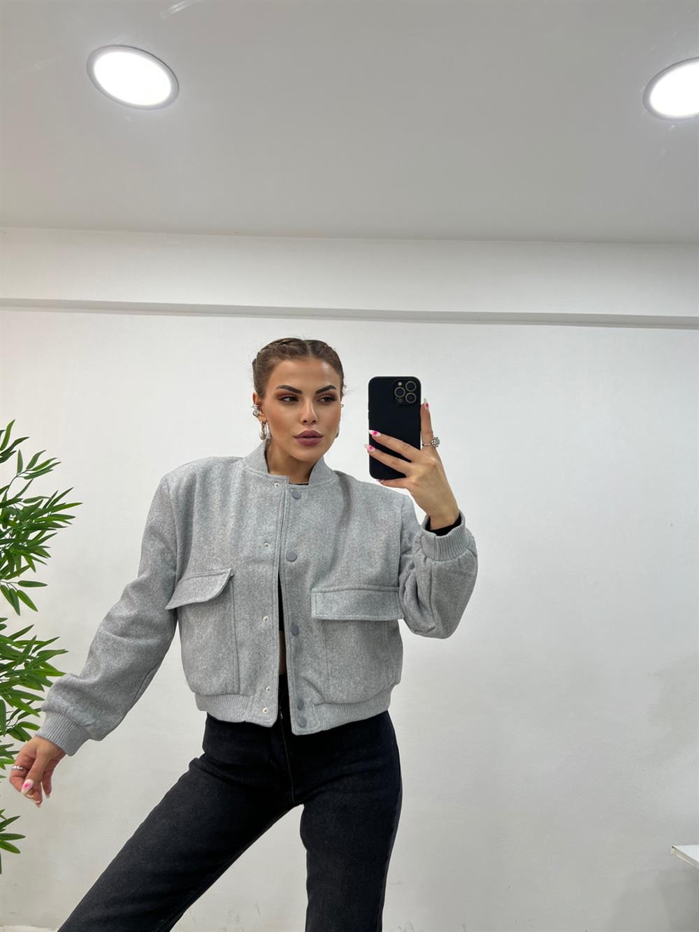 Gri̇ Geni̇ş Cepli̇ Bomber Ceket