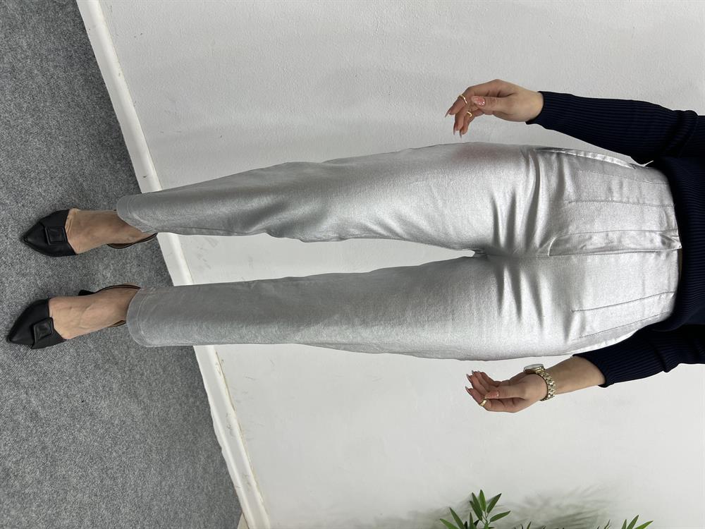 Gümüş Renk Önü Flatolu Metali̇k Pantolon