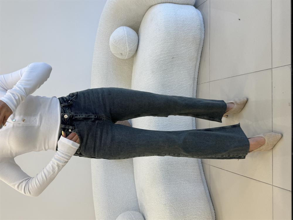 HAFİF İSPANYOL KESİK PAÇA LİKRALI MOM JEAN TİNTLİ 