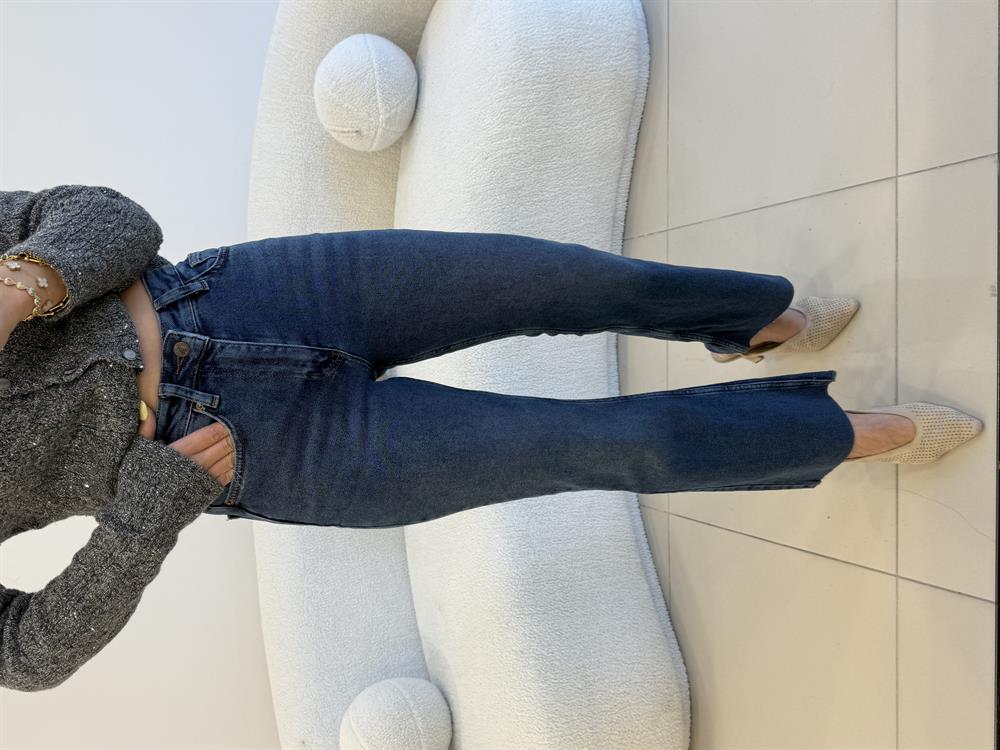 HAFİF İSPANYOL KESİK PAÇA LİKRALI MOM JEAN KOYU MAVİ