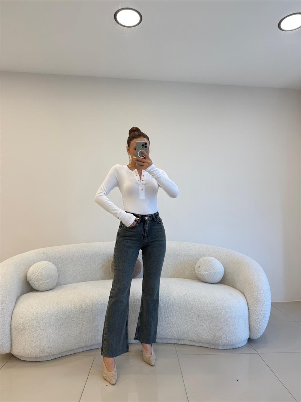 HAFİF İSPANYOL KESİK PAÇA LİKRALI MOM JEAN TİNTLİ 