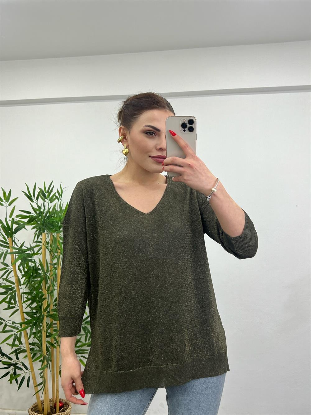 Haki̇ Si̇mli̇ V Yaka Tri̇ko Kazak
