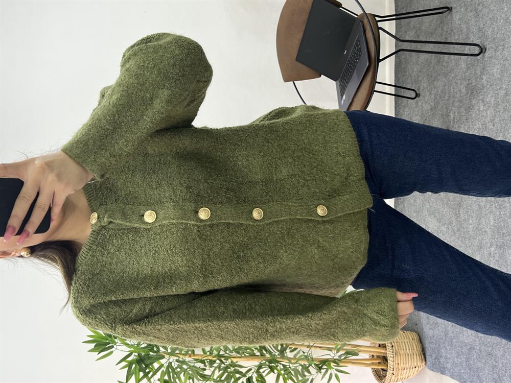 Haki̇ Yeşi̇l Rengi̇ Gold Düğmeli̇ Yumoş Hirka