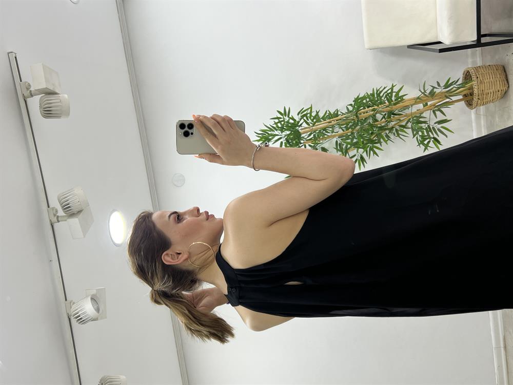 Halter Yaka Şi̇fon Elbi̇se