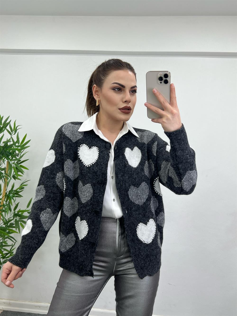 İnci̇ Kalpli̇ Düğmeli̇ Hirka