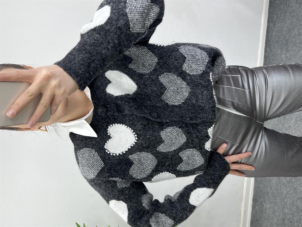 İnci̇ Kalpli̇ Düğmeli̇ Hirka