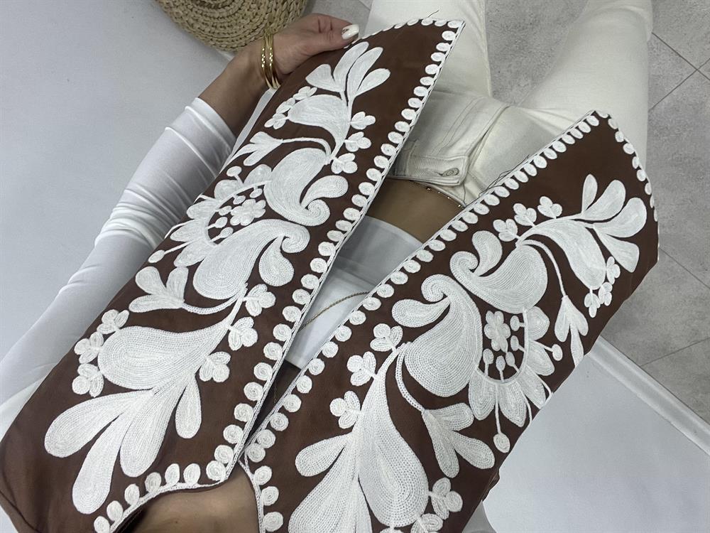 Kahve Tasarim İşlemeli̇ Yelek