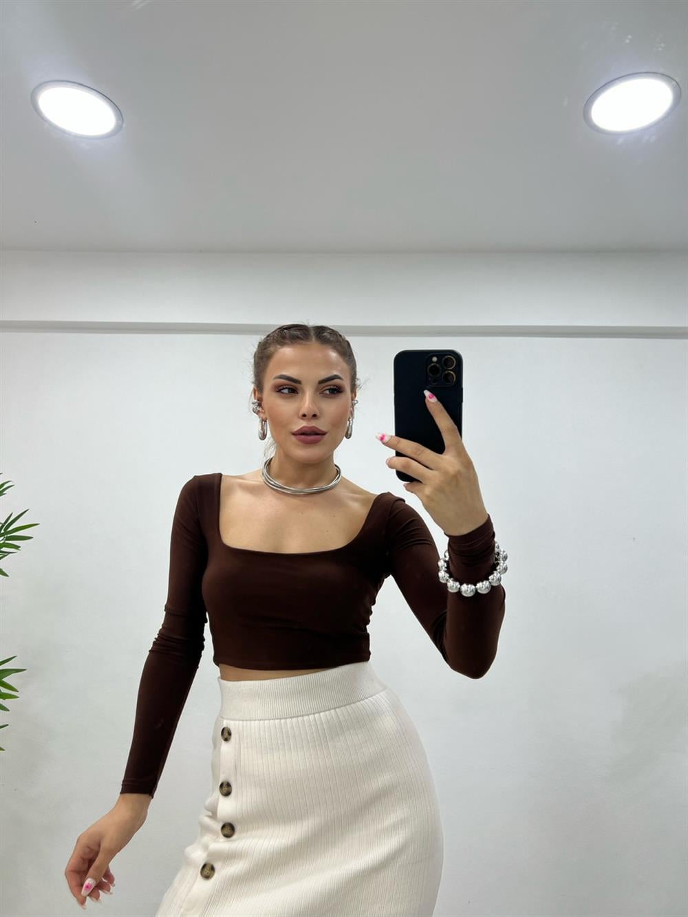 Kahverengi̇ Kare Yaka Uzun Kollu Crop
