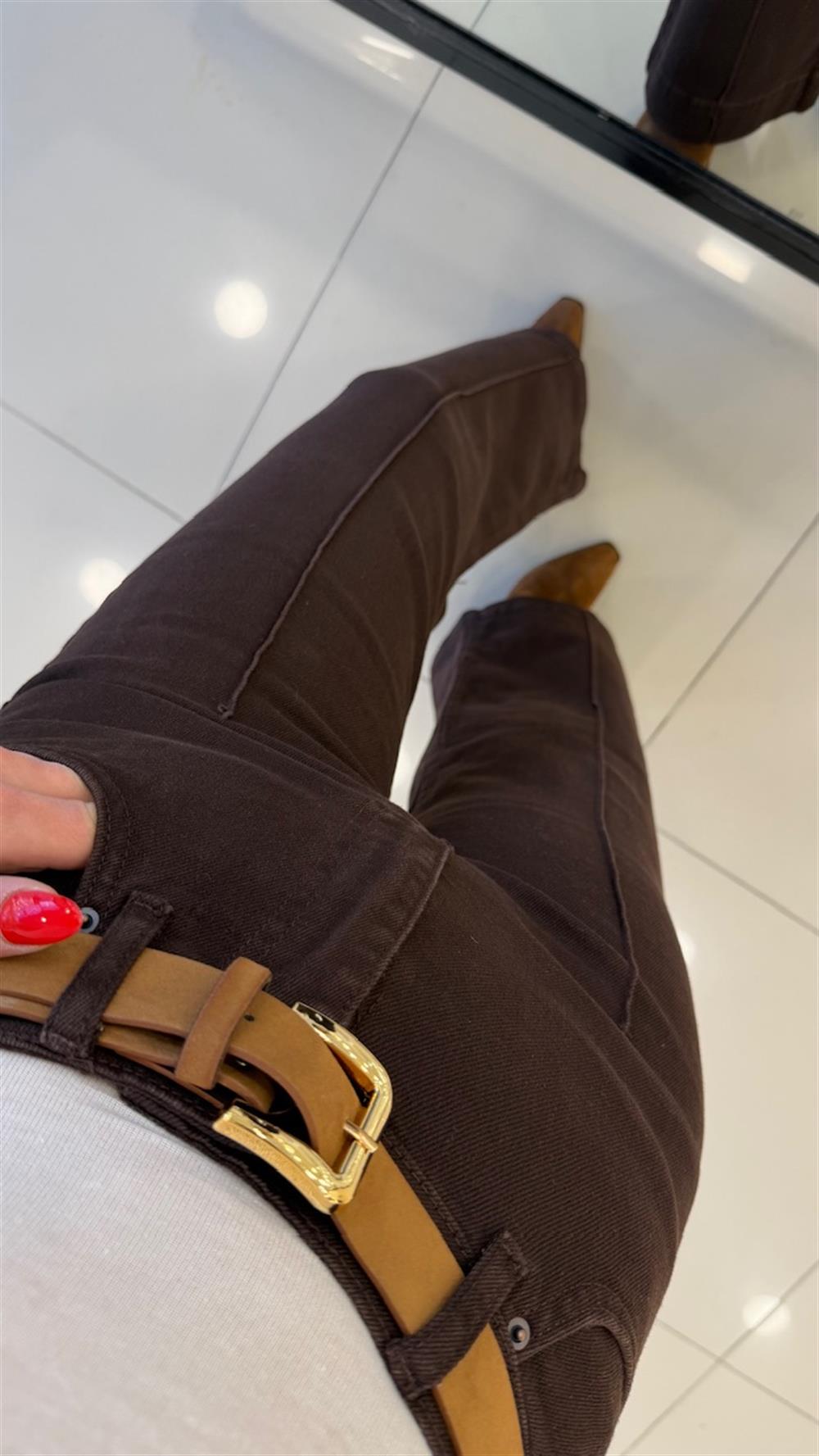 KEMERLİ ÇİMA DİKİŞLİ KAHVE JEAN 