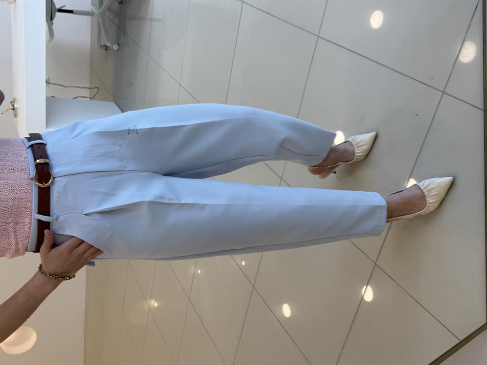 KEMERLİ HAVUÇ KESİM PANTOLON 