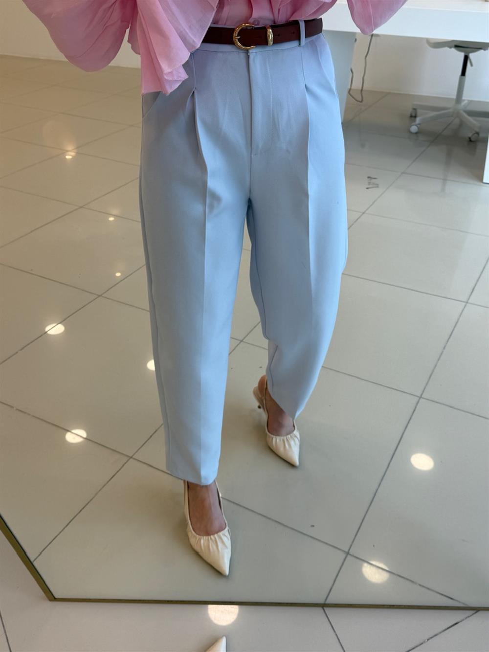 KEMERLİ HAVUÇ KESİM PANTOLON 