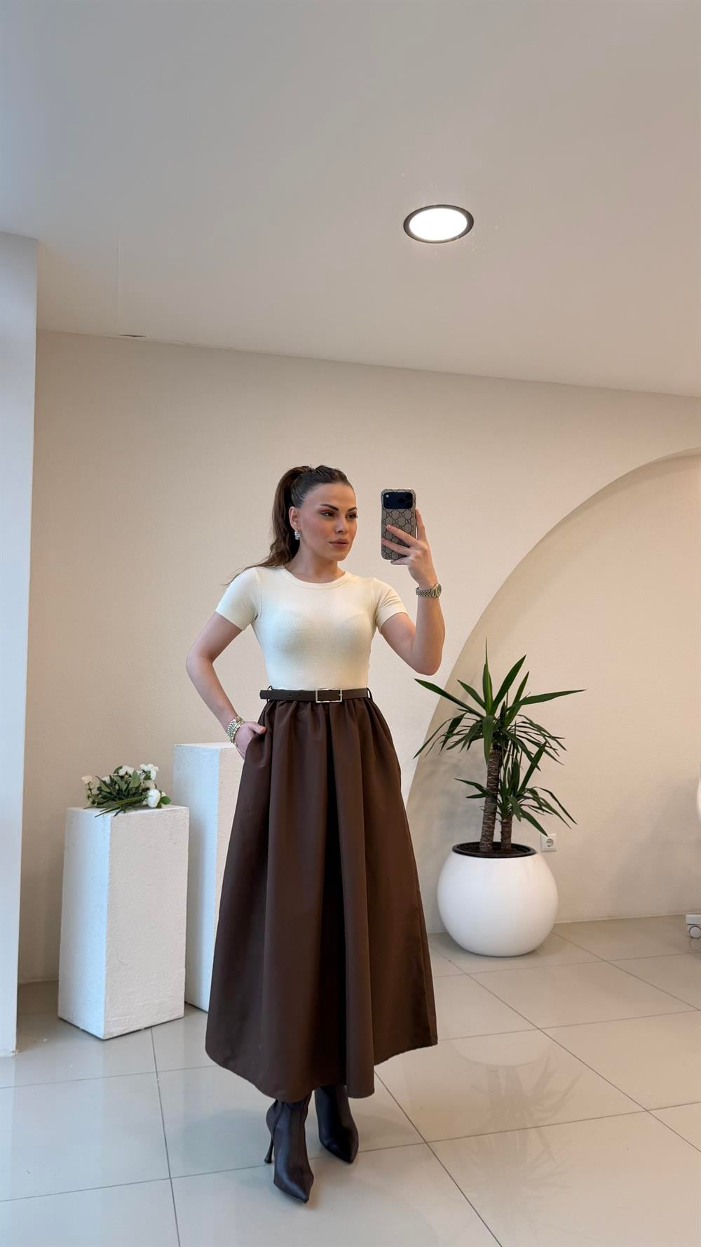 KENDİNDEN KEMERLİ ALT POPLİN KUMAŞ ELBİSE KAHVE