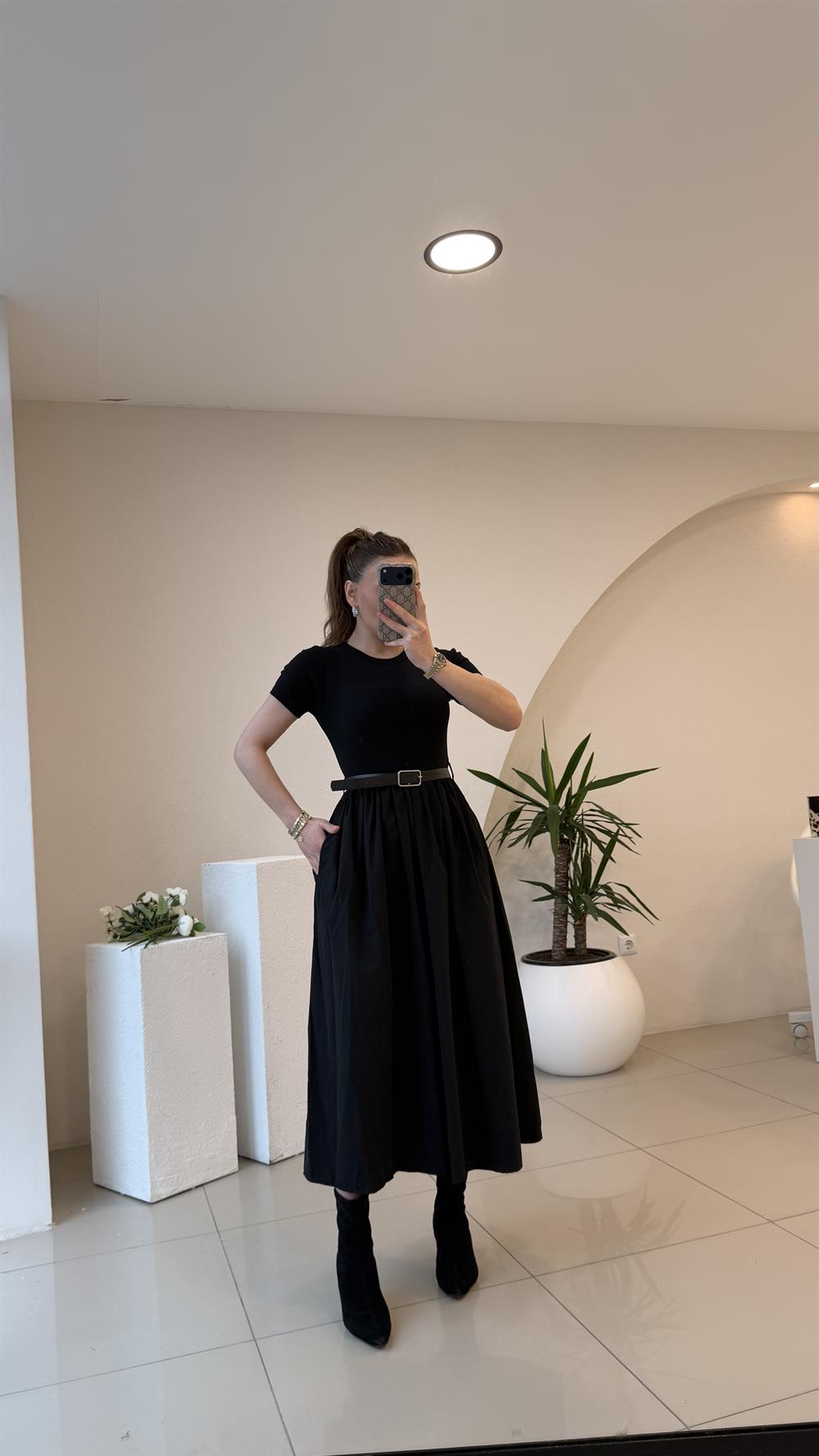 KENDİNDEN KEMERLİ ALT POPLİN KUMAŞ ELBİSE SİYAH