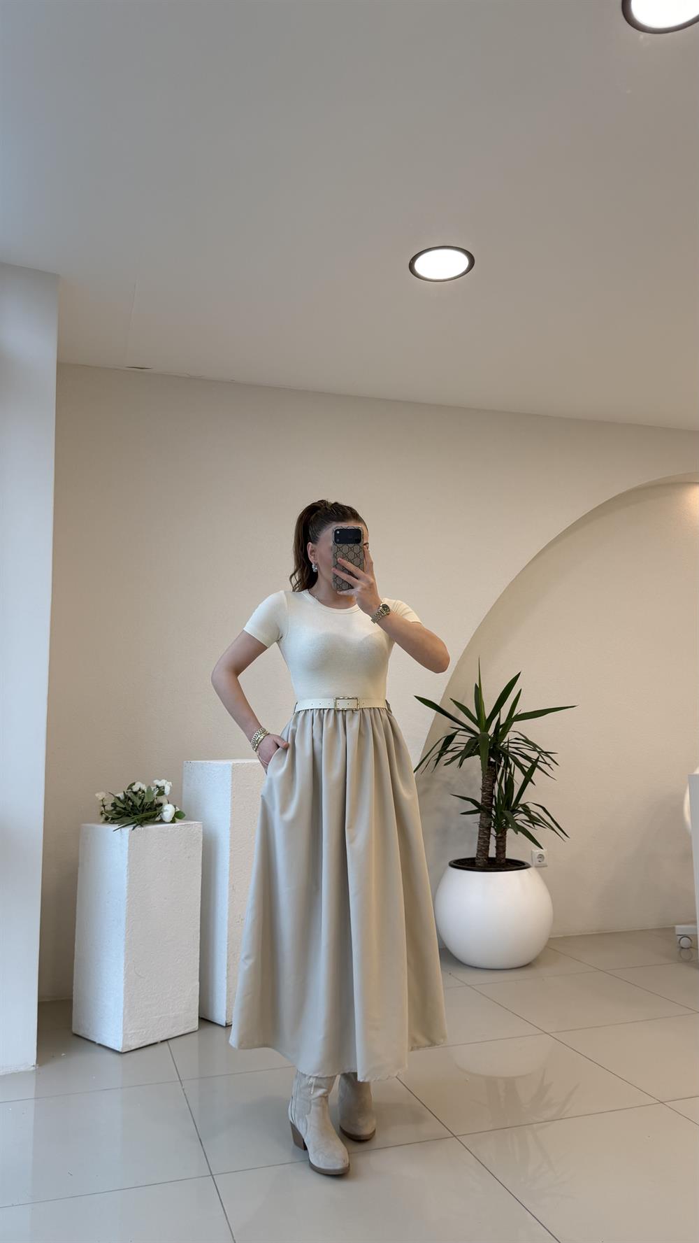 KENDİNDEN KEMERLİ ALT POPLİN KUMAŞ ELBİSE BEJ