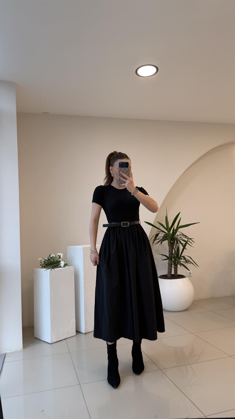 KENDİNDEN KEMERLİ ALT POPLİN KUMAŞ ELBİSE SİYAH