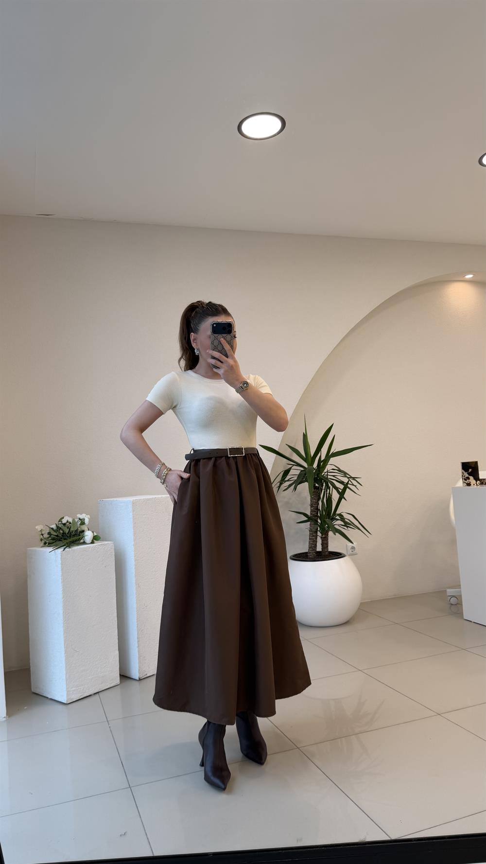 KENDİNDEN KEMERLİ ALT POPLİN KUMAŞ ELBİSE KAHVE