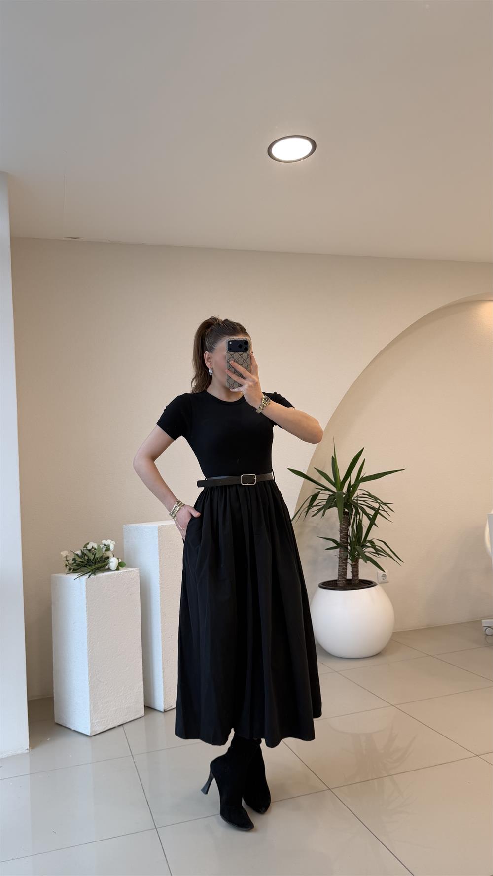 KENDİNDEN KEMERLİ ALT POPLİN KUMAŞ ELBİSE SİYAH