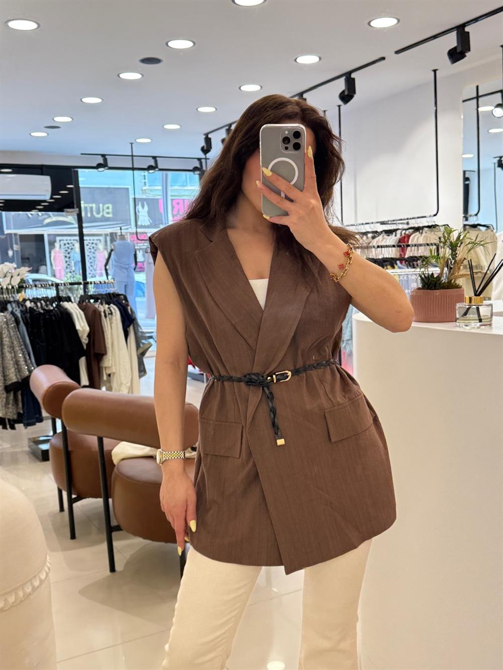 KENDİNDEN KEMERLİ OMUZLARI VATKALI KETEN YELEK KAHVE