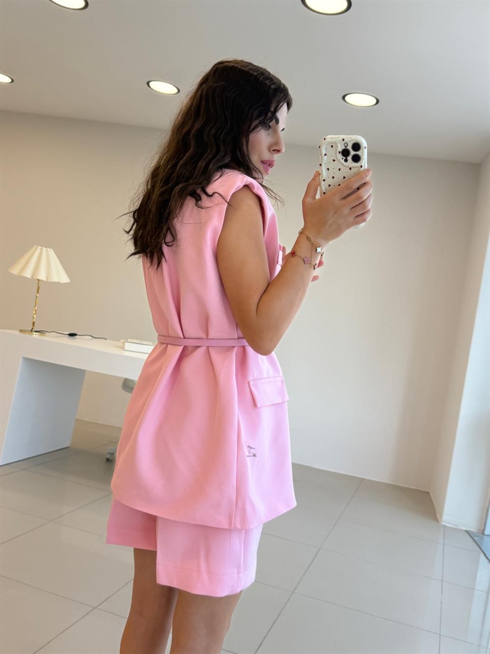 KENDİNDEN KEMERLİ VATKALI YELEK PEMBE